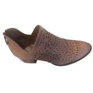 Sofft Leather Wyoming Tan Laser Cut  Stacked Heel Ankle Boot Women’s Size 10